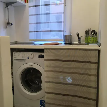 Modern Flat In City *